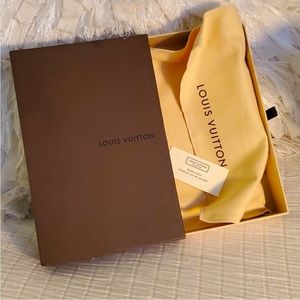 Authentic - Louis Vuitton Dust Bag And Box (size: Wallet)